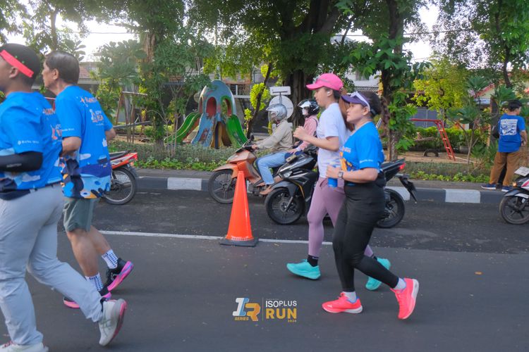 Race photo from Isoplus Run 2024 Surabaya