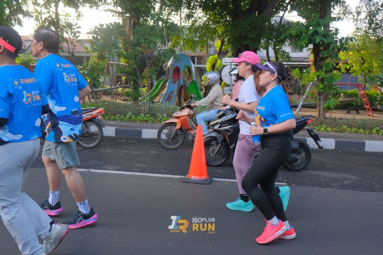 Race photo from Isoplus Run 2024 Surabaya