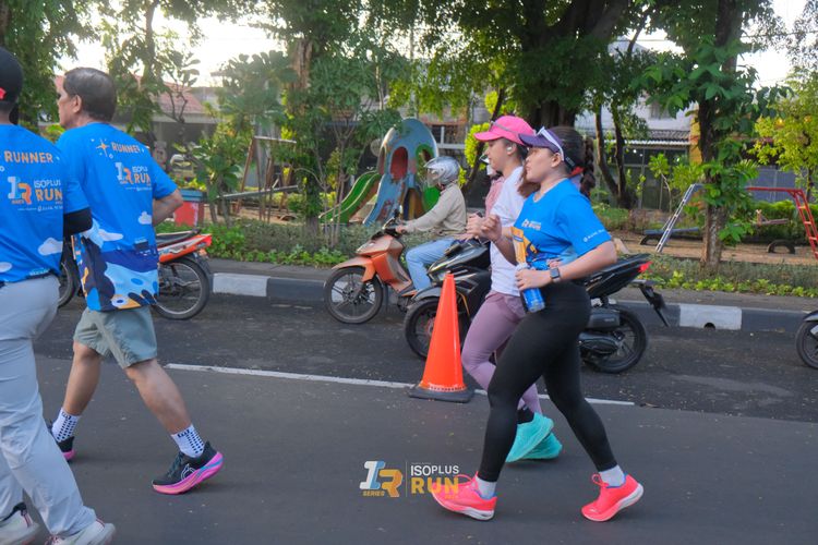Race photo from Isoplus Run 2024 Surabaya