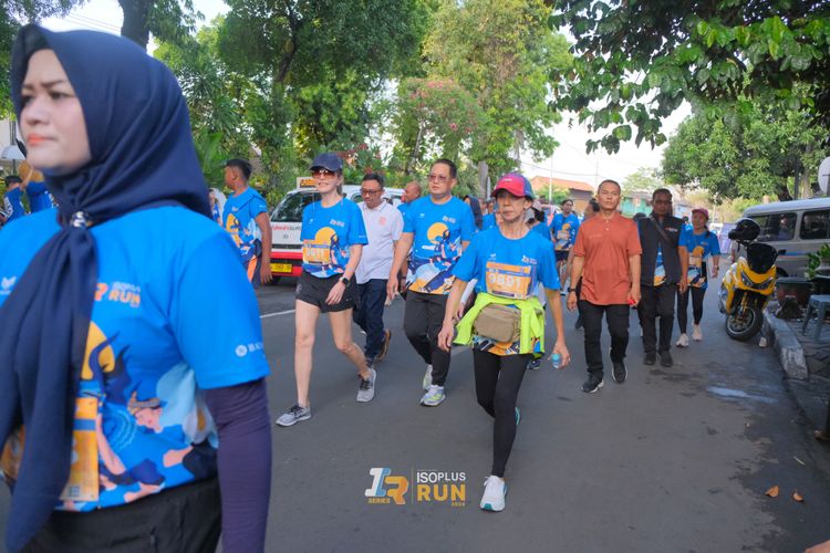 Race photo from Isoplus Run 2024 Surabaya