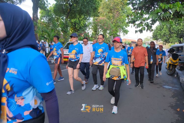 Race photo from Isoplus Run 2024 Surabaya