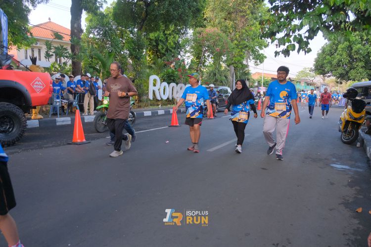 Race photo from Isoplus Run 2024 Surabaya