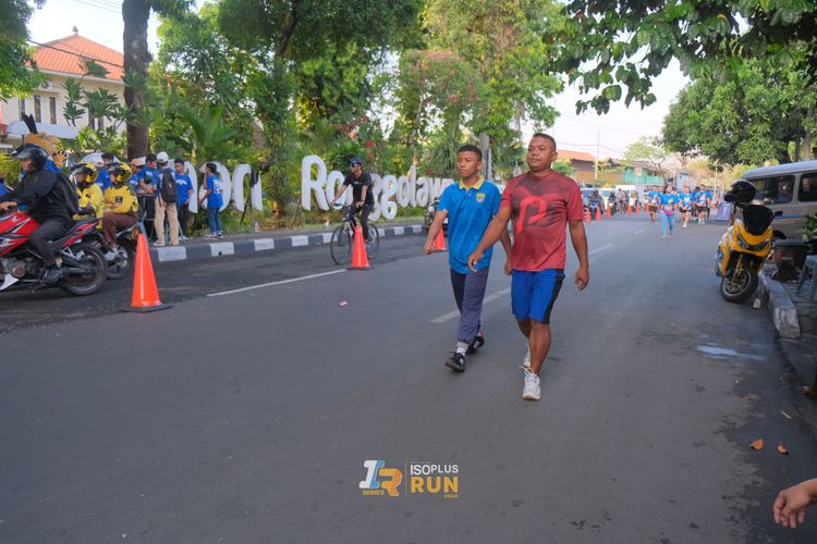 Race photo from Isoplus Run 2024 Surabaya