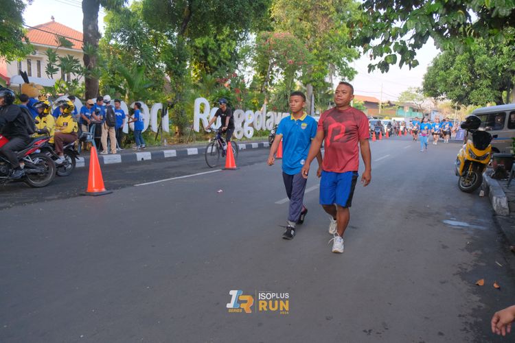 Race photo from Isoplus Run 2024 Surabaya
