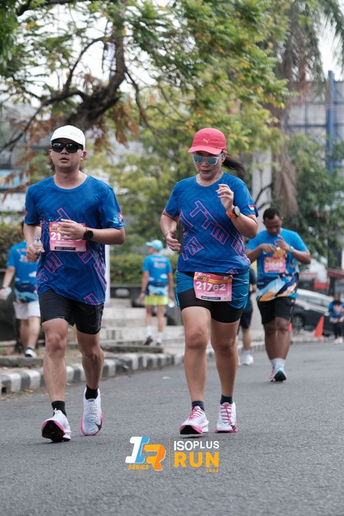 Race photo from Isoplus Run 2024 Surabaya