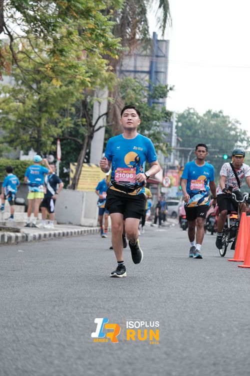 Race photo from Isoplus Run 2024 Surabaya