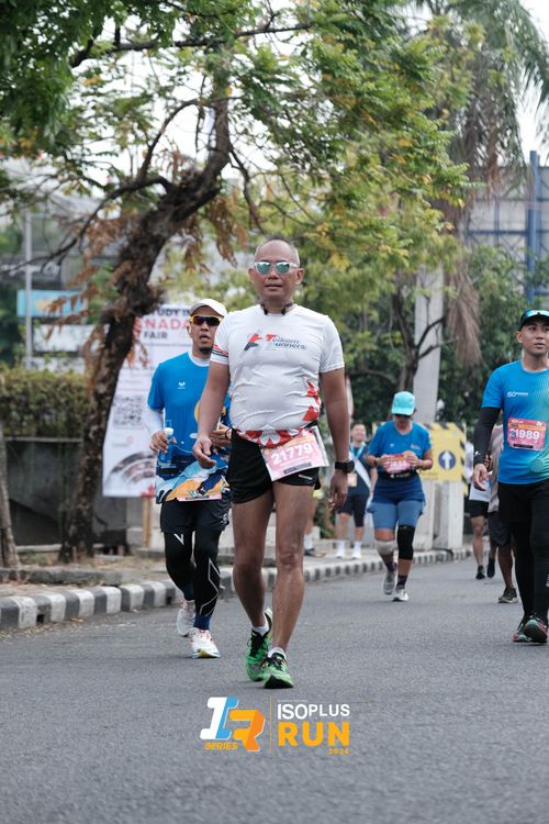 Race photo from Isoplus Run 2024 Surabaya