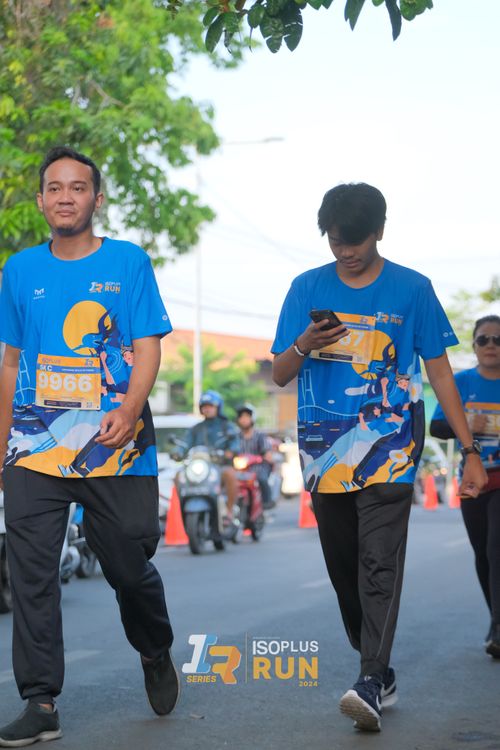 Race photo from Isoplus Run 2024 Surabaya