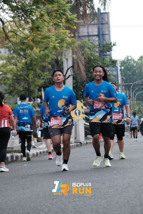 Race photo from Isoplus Run 2024 Surabaya