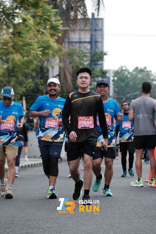 Race photo from Isoplus Run 2024 Surabaya