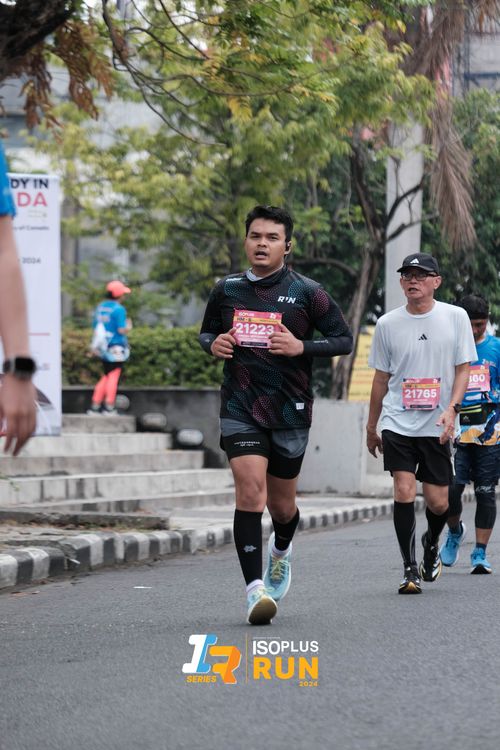 Race photo from Isoplus Run 2024 Surabaya