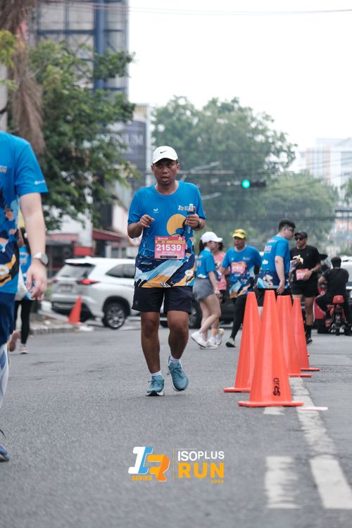 Race photo from Isoplus Run 2024 Surabaya