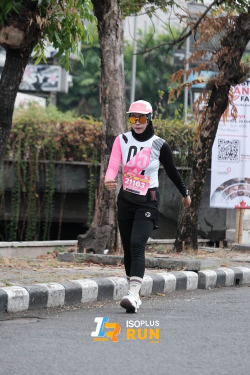 Race photo from Isoplus Run 2024 Surabaya