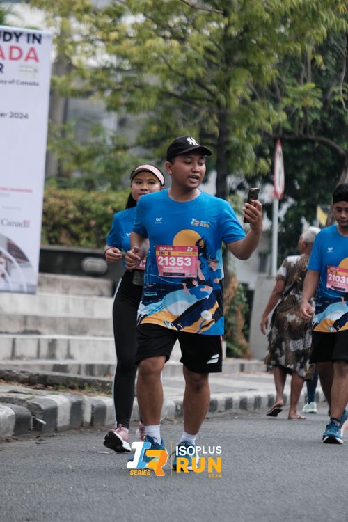 Race photo from Isoplus Run 2024 Surabaya