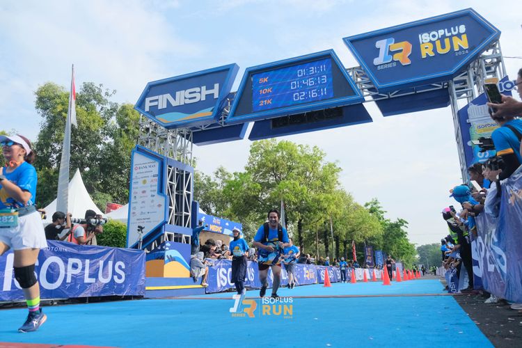 Race photo from Isoplus Run 2024 Surabaya
