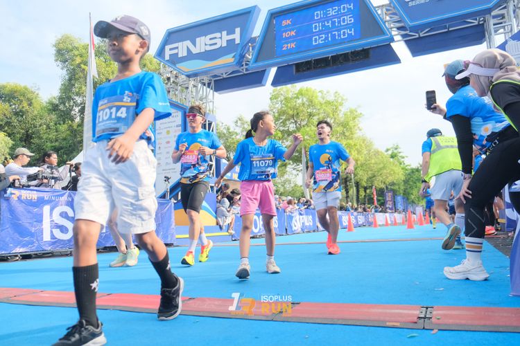 Race photo from Isoplus Run 2024 Surabaya