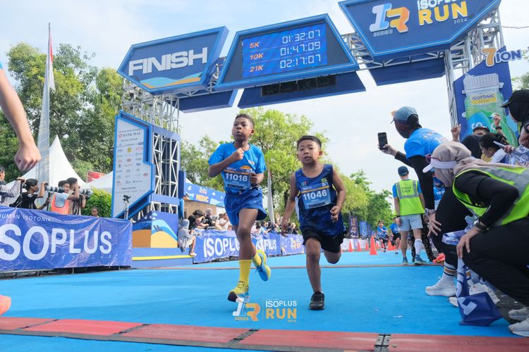 Race photo from Isoplus Run 2024 Surabaya