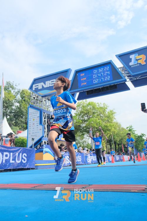 Race photo from Isoplus Run 2024 Surabaya