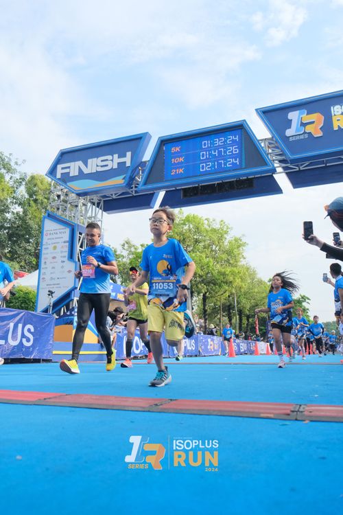 Race photo from Isoplus Run 2024 Surabaya