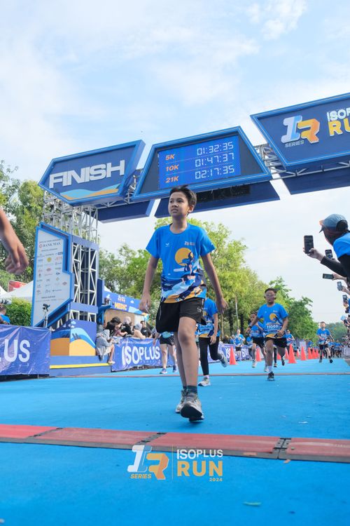 Race photo from Isoplus Run 2024 Surabaya