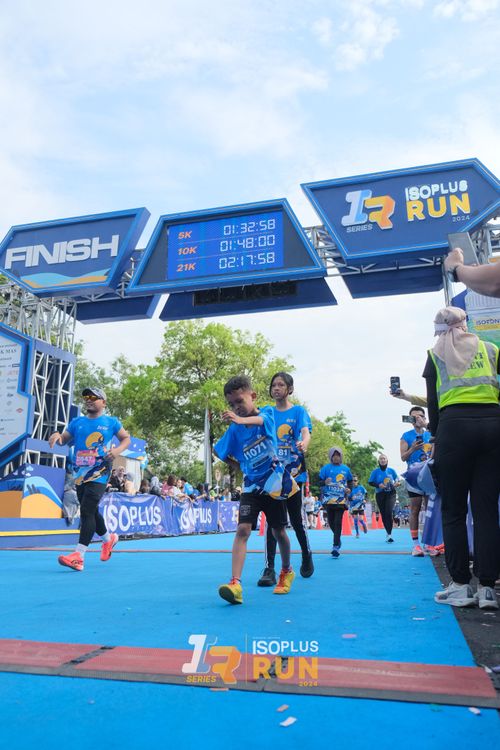 Race photo from Isoplus Run 2024 Surabaya