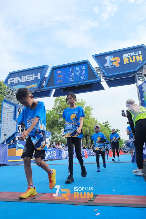Race photo from Isoplus Run 2024 Surabaya