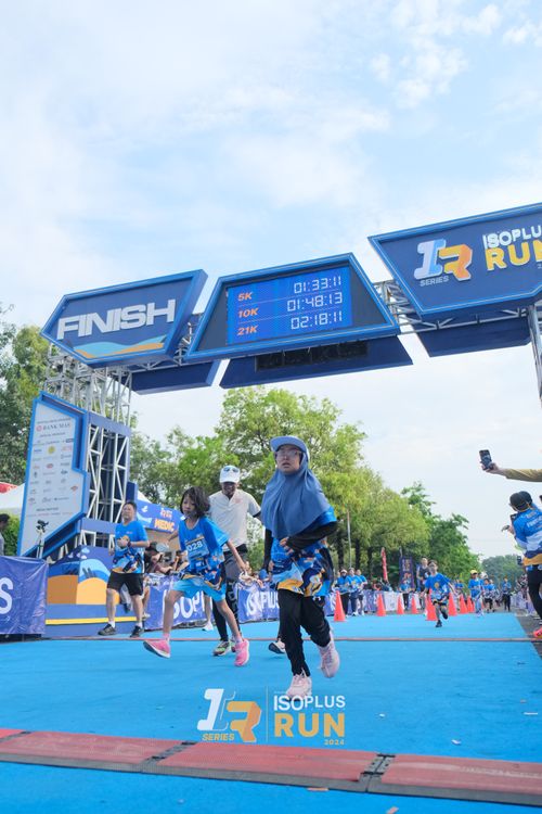 Race photo from Isoplus Run 2024 Surabaya