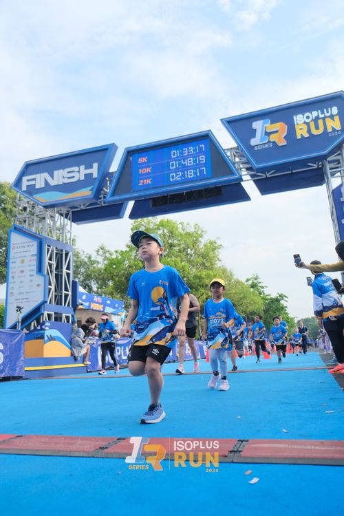 Race photo from Isoplus Run 2024 Surabaya