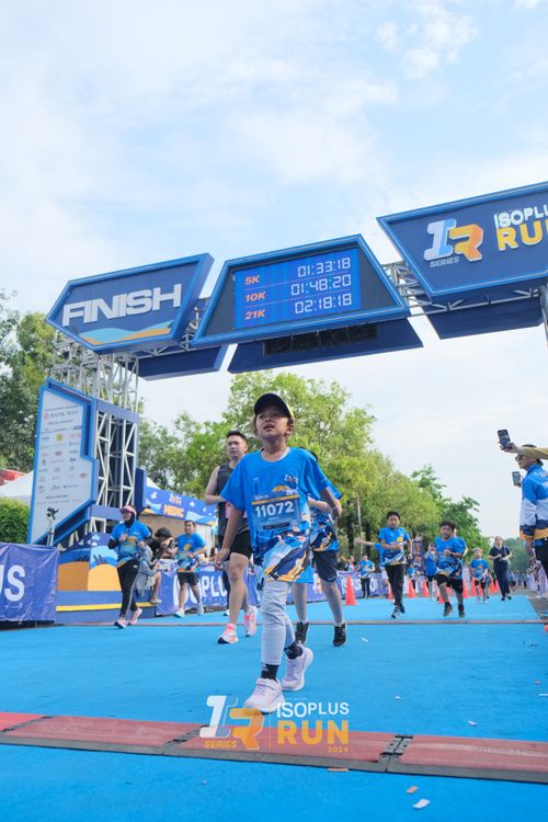 Race photo from Isoplus Run 2024 Surabaya