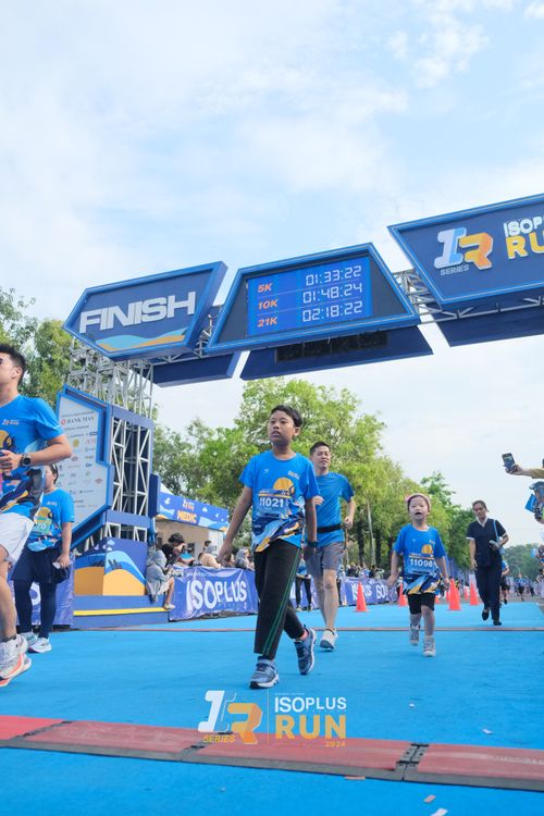 Race photo from Isoplus Run 2024 Surabaya