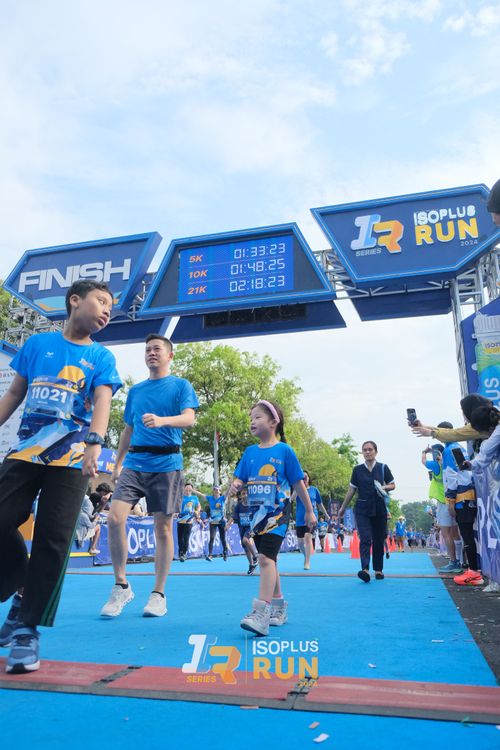Race photo from Isoplus Run 2024 Surabaya
