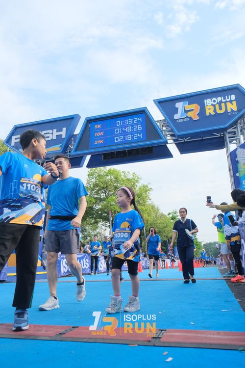 Race photo from Isoplus Run 2024 Surabaya