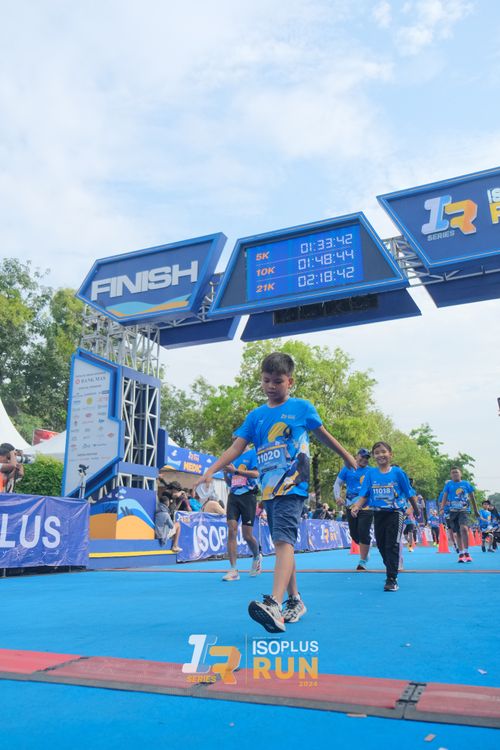 Race photo from Isoplus Run 2024 Surabaya