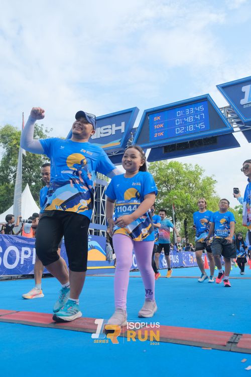 Race photo from Isoplus Run 2024 Surabaya