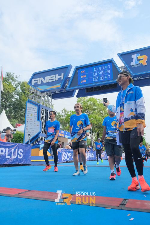 Race photo from Isoplus Run 2024 Surabaya