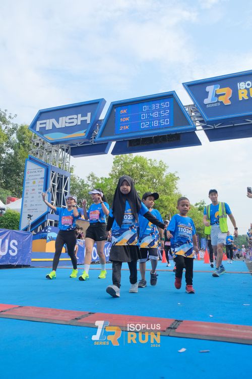 Race photo from Isoplus Run 2024 Surabaya