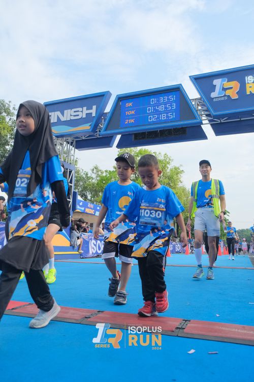 Race photo from Isoplus Run 2024 Surabaya