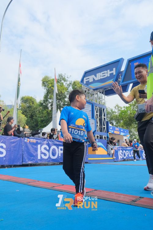 Race photo from Isoplus Run 2024 Surabaya