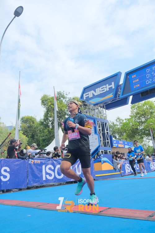 Race photo from Isoplus Run 2024 Surabaya