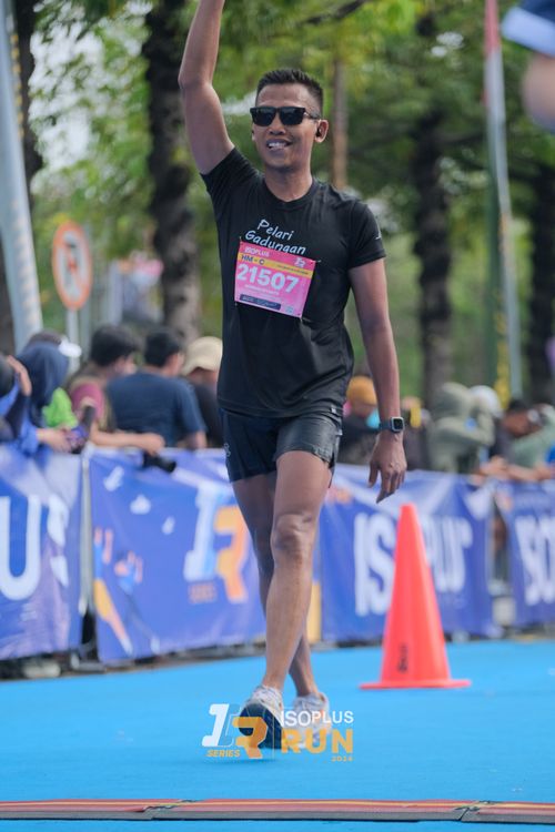 Race photo from Isoplus Run 2024 Surabaya