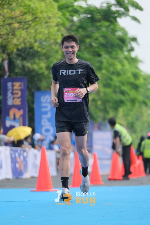 Race photo from Isoplus Run 2024 Surabaya