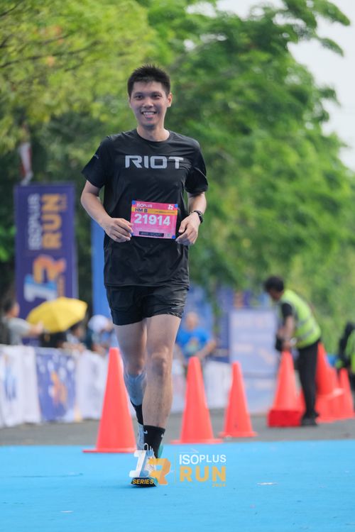 Race photo from Isoplus Run 2024 Surabaya