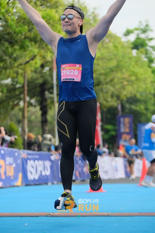 Race photo from Isoplus Run 2024 Surabaya