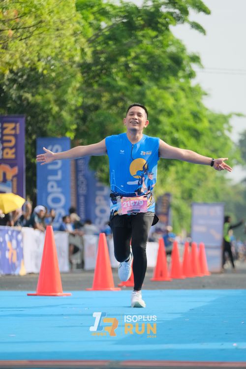 Race photo from Isoplus Run 2024 Surabaya