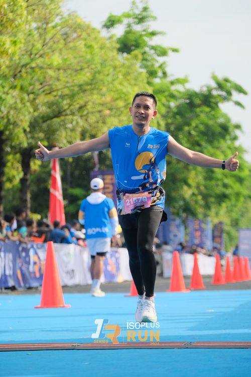 Race photo from Isoplus Run 2024 Surabaya