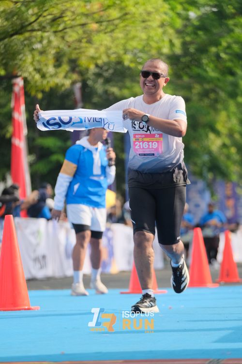 Race photo from Isoplus Run 2024 Surabaya