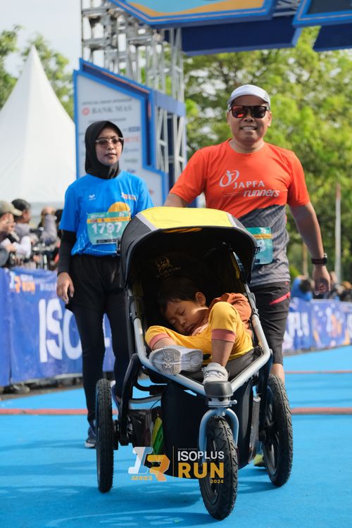 Race photo from Isoplus Run 2024 Surabaya