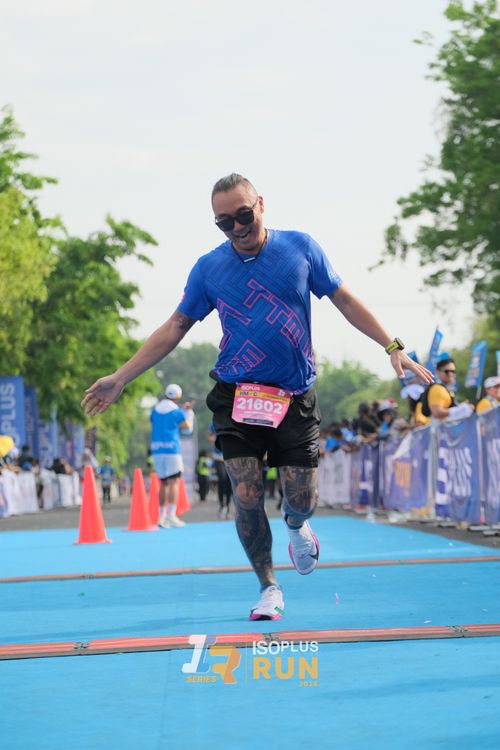 Race photo from Isoplus Run 2024 Surabaya