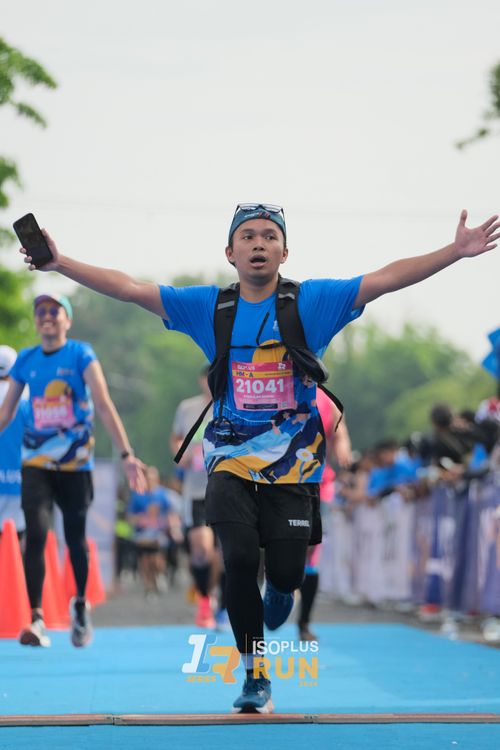 Race photo from Isoplus Run 2024 Surabaya