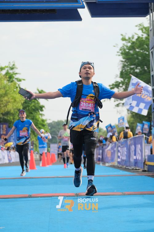Race photo from Isoplus Run 2024 Surabaya